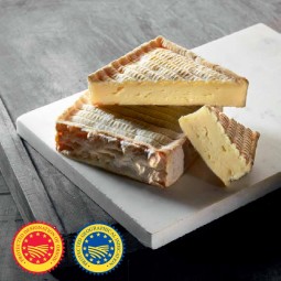 Pont-L'Eveque Aop (360G)Ê(Cow) - La Maison Du Fromage